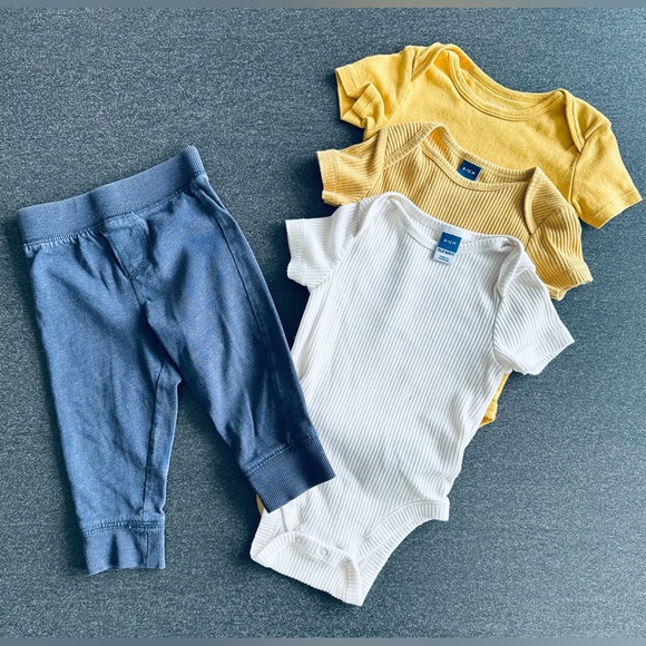 6-12M Baby Boy Clothing Lot - 18 Items - Picture 7 of 8